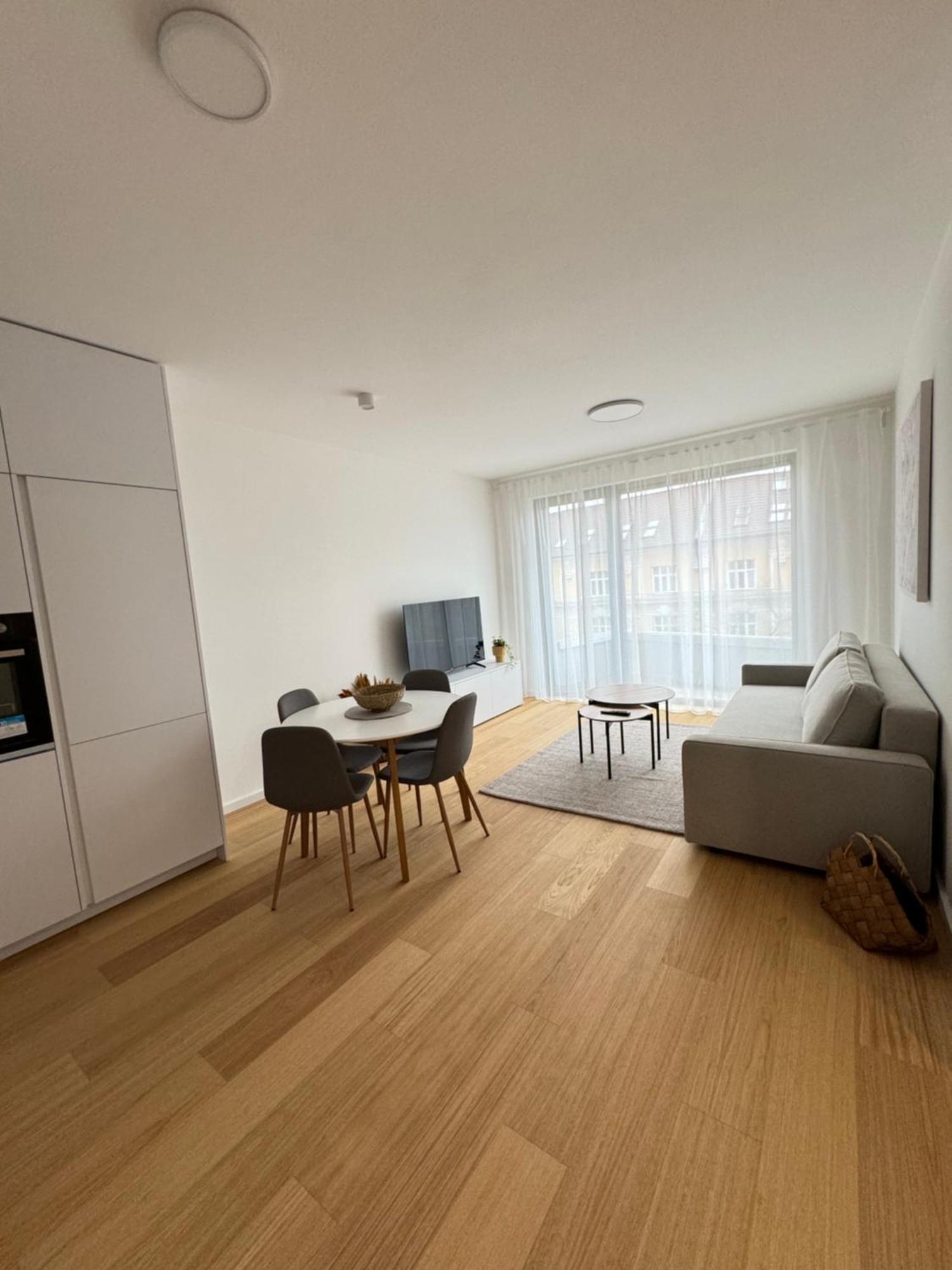 Aurora Apartments Братислава Екстер'єр фото