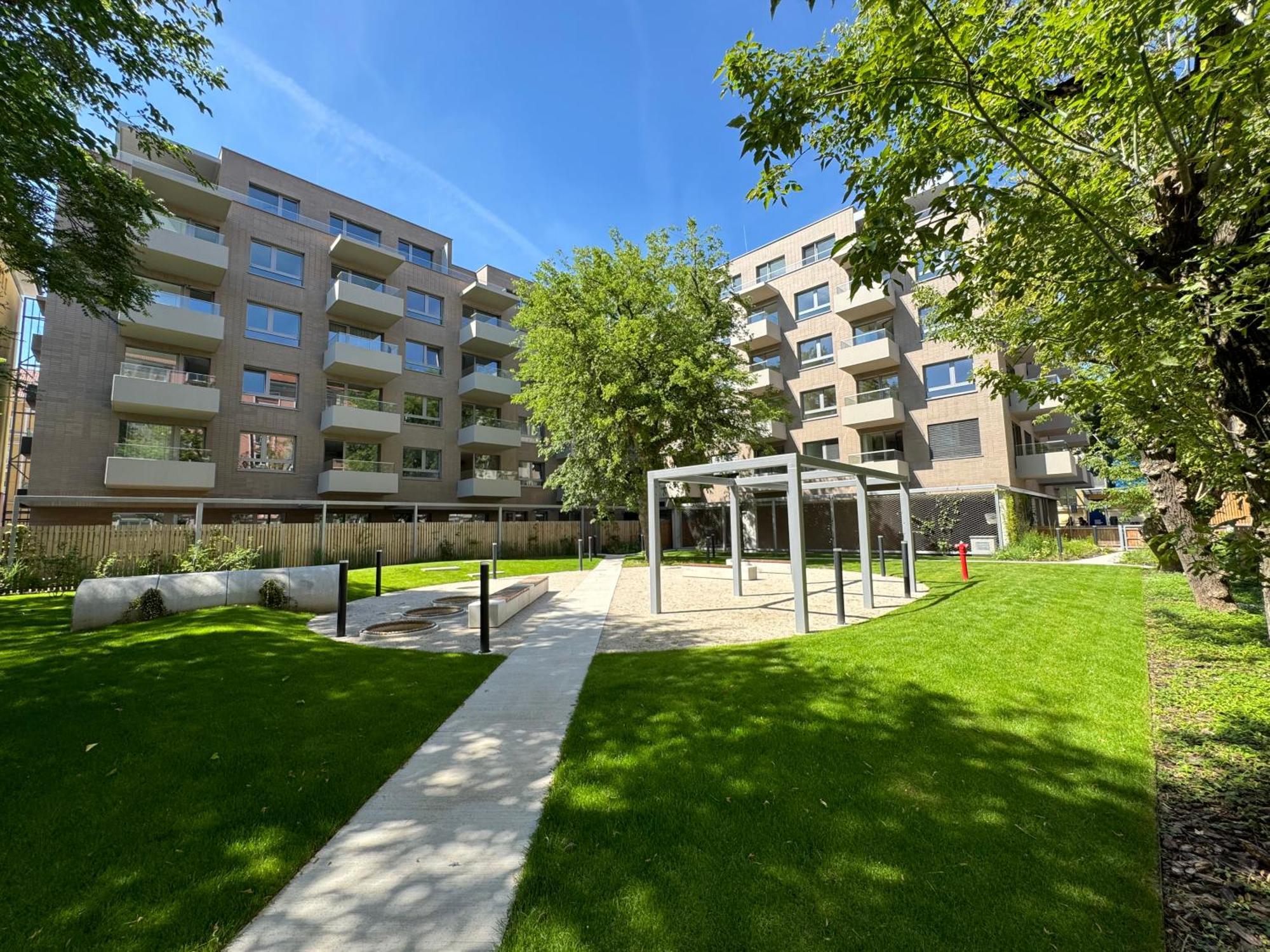 Aurora Apartments Братислава Екстер'єр фото